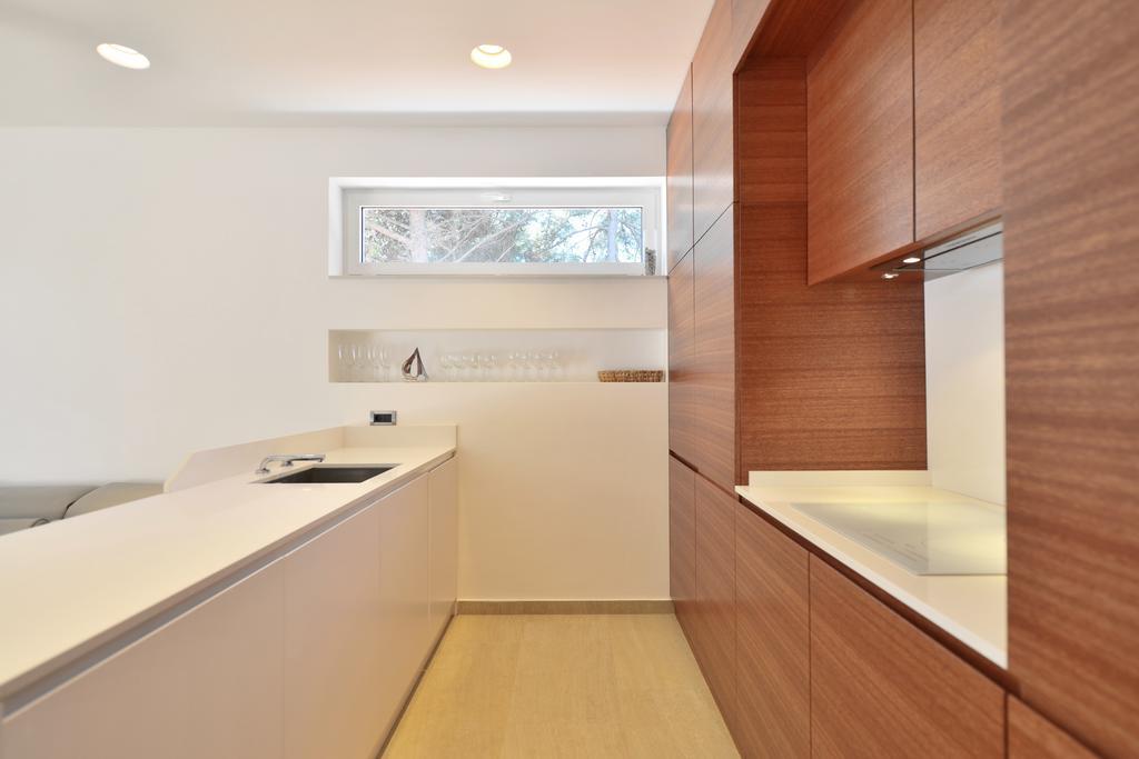 Chiponsky One - 5 Star Beachfront Property Bol Exterior foto